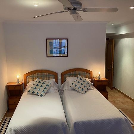 Hostal Restaurante Cala Кала Фигера Екстериор снимка