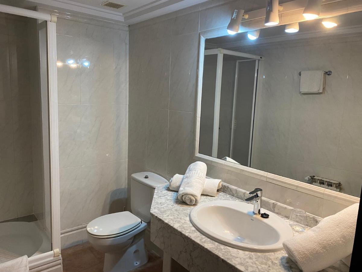 Hostal Restaurante Cala Кала Фигера Екстериор снимка