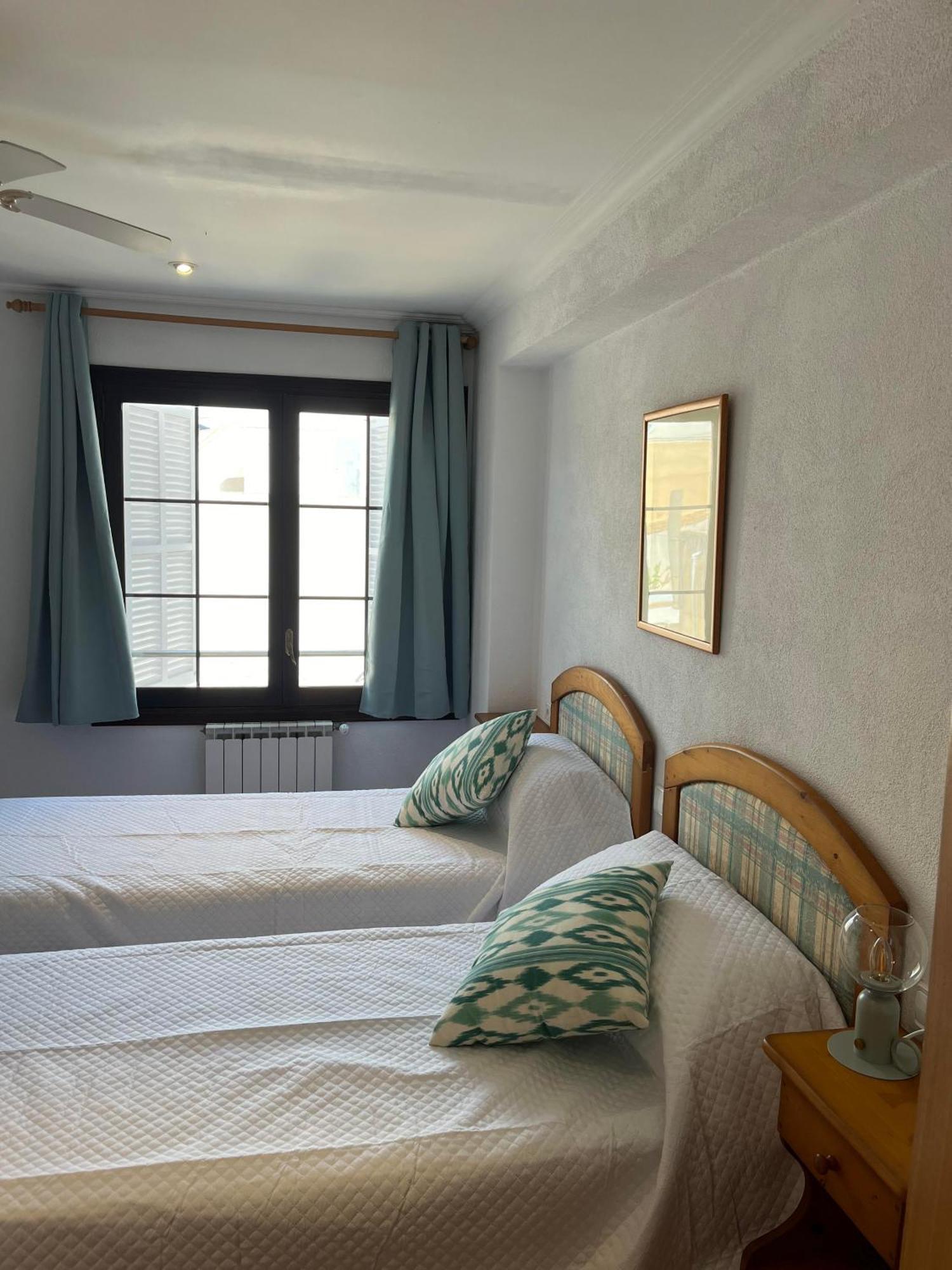 Hostal Restaurante Cala Кала Фигера Екстериор снимка