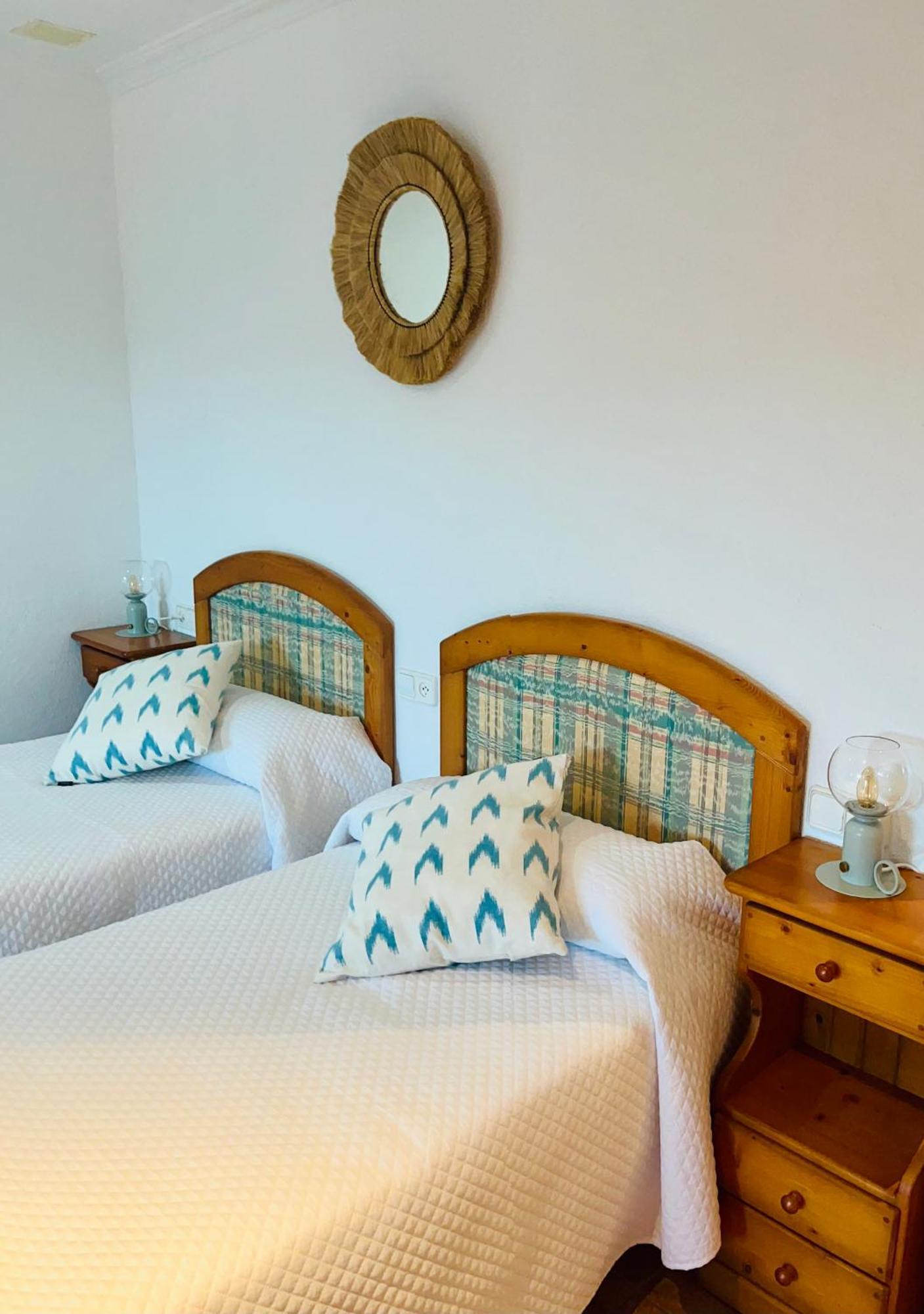 Hostal Restaurante Cala Кала Фигера Екстериор снимка
